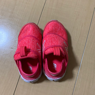 ニューバランス　キッズシューズ　ピンク【決まりました】