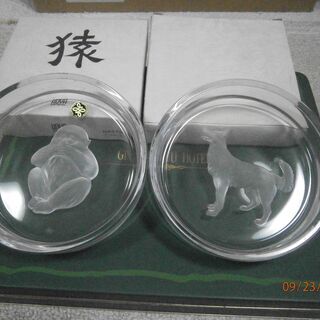 ガラス製品　（皿？）　ＨOYA