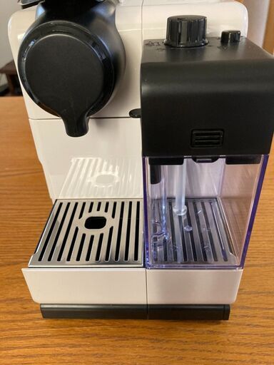 ネスプレッソ コーヒーメーカー ラティシマ・タッチ ホワイト F511WH