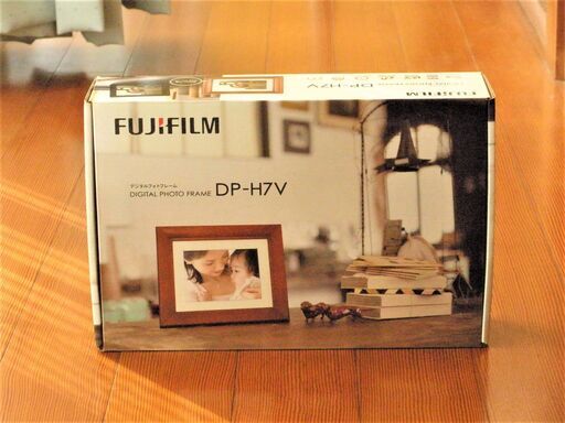 富士フィルム　デジタルフォトフレーム　DP-H7V