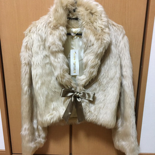 【未使用】ふんわりフェイクファーアウター　Mサイズ　リボン取り外し可