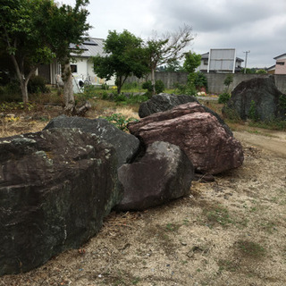 庭石1つ5000円お支払いしますので引き取りして下さる方