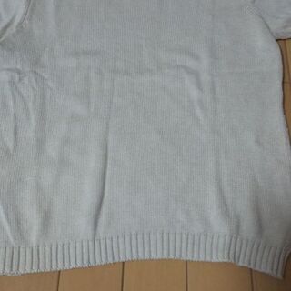お値下げしました。DAKSのニット半袖の画像