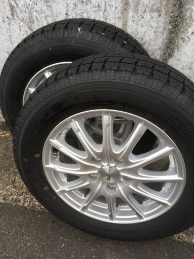 スタッドレスタイヤとアルミホイールの4本セット１シーズンのみ使用