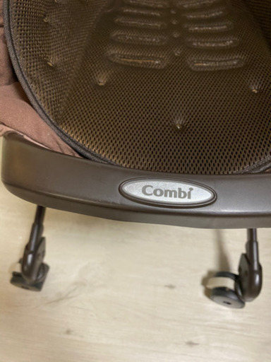combiコンビ ネムリラ 電動ハイローチェア オートスウィング電動バウンサーベビー用品赤ちゃん用品