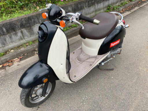 HONDAスクーピー　シュプリームのステッカー付き！！！