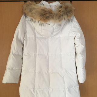 ダウンコート白　サイズ38  フード取り外し可の画像