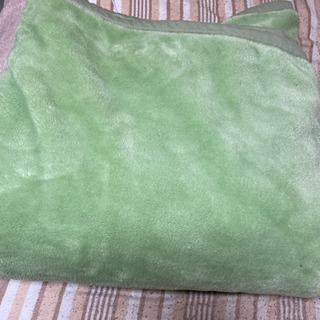 シングル敷布団と枕と毛布セットの画像