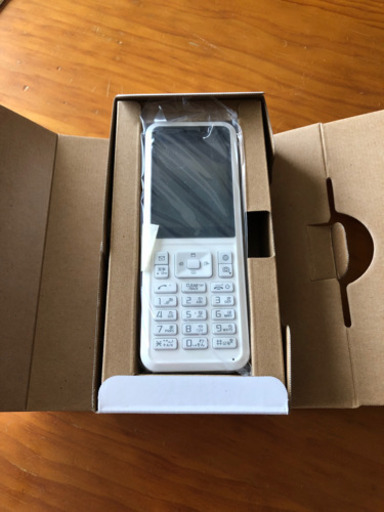 ソフトバンクのSimply602SIホワイト未使用SIMロック解除済