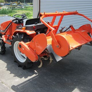 クボタ　トラクター　B52　モンロー付き4WD 使用時間たったの315時間　新品耕うん爪、バ新品ッテリー　実働車 美品 引き取り限定の画像
