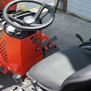 クボタ　トラクター　B52　モンロー付き4WD 使用時間たったの315時間　新品耕うん爪、バ新品ッテリー　実働車 美品 引き取り限定の画像