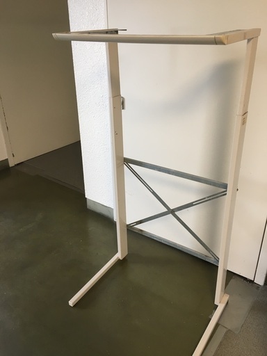 乾燥機の台