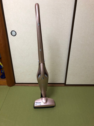 コードレス掃除機　2017年製