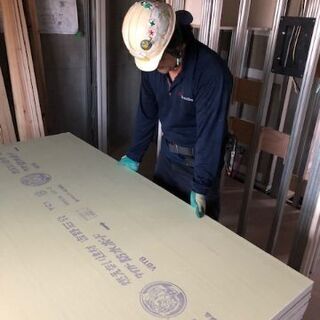 荷揚げ屋スタッフ、軽作業スタッフ大募集！！！　①7500円～②12000円～　交通別途支給！の画像