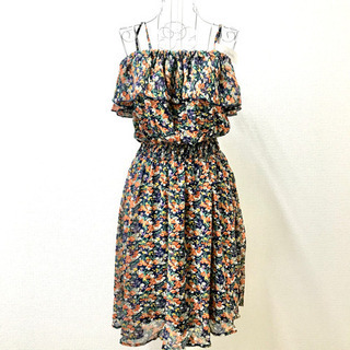 新品タグ付き　ワンピース　2WAY オープンショルダー　オフショルダー　花柄の画像