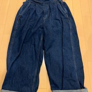 シルエットがかわいいHIBECK ワイドデニムパンツ✨値下げしました！の画像