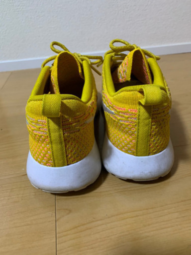 NIKE ナイキ スニーカー WMNS ローシ フライニット ゴールド