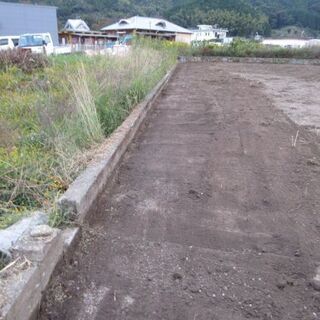 荒地、放置畑、ハンマーナイフモア、草の粉砕、ユンボで耕し整地、一人作業、現状回復 - 筑紫野市