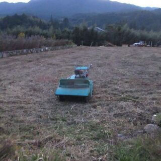 荒地、放置畑、ハンマーナイフモア、草の粉砕、ユンボで耕し整地、一人作業、現状回復 - 便利屋