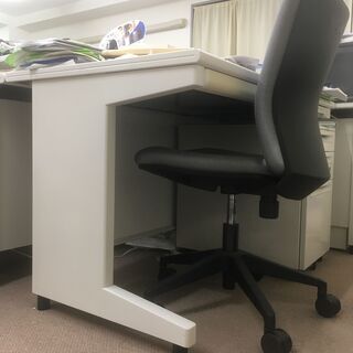 不要のオフィス家具をあげます