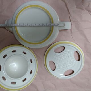 👶《ベビー・赤ちゃん》✨離乳食調理器具【陶器製（重厚）、滑り止めゴム仕様が各層に】の画像
