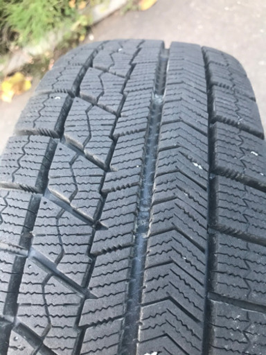 受渡し決定済。155/65/R13 半年のみ使用のスタッドレスタイヤ4本ホイール付き