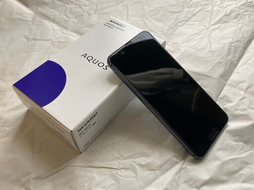 SHARP AQUOS sense3 SH-M12　ブラック SIMフリー　ケース３つのおまけ付　防護ガラス貼付済