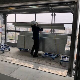 荷揚げ屋スタッフ、軽作業スタッフ大募集！！！　①7500円～②12000円～　交通別途支給！の画像