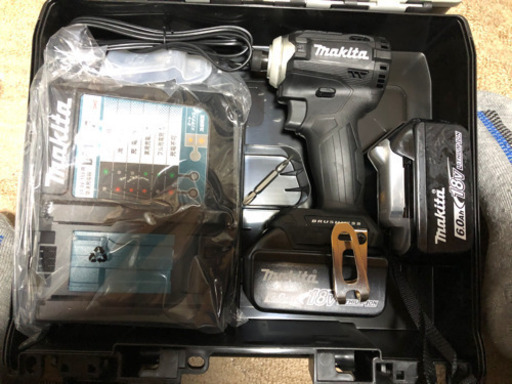決まりました マキタ インパクトドライバ 開封のみ クリーナー付き