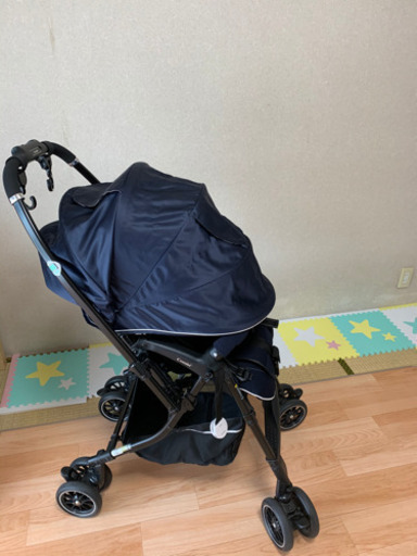 Combi ベビーカー　メチャカルハンディ　オート４キャス
