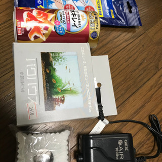金魚　飼育用品　エサなど