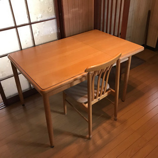 決まりました★ダイニングテーブルとイス(1脚)の画像