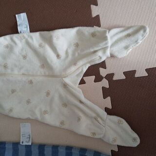 暖かい足付きカバーオール サイズ60,70の画像