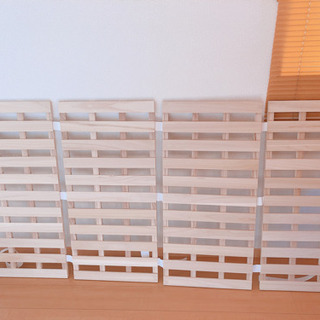 交渉成立しました(^^)新品 未使用品 シングルサイズ 四つ折りすのこの画像