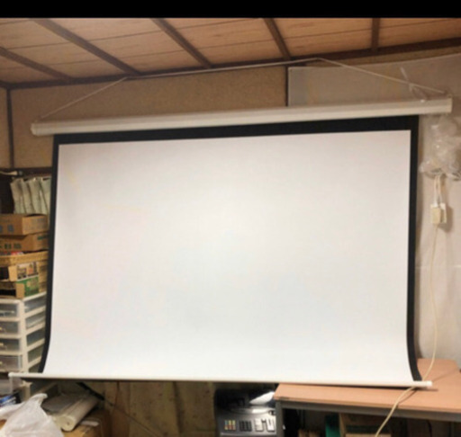 100インチ対応プロジェクションスクリーン