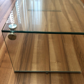 ガラステーブルの画像