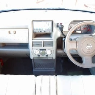 キューブ！　最近こういった四角い車も減りましたね・・・・
