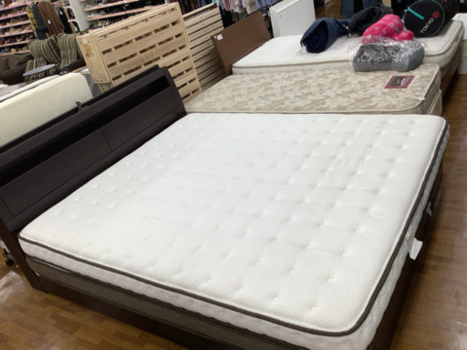 クイーンベッド　ニトリ　引き出し付