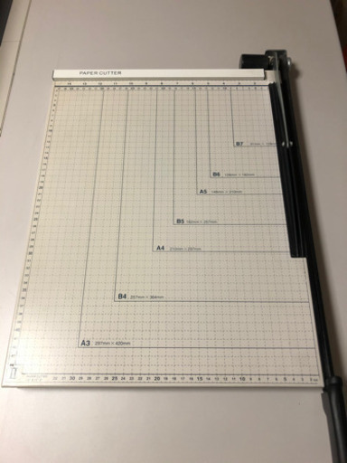 ペーパーカッター切断機