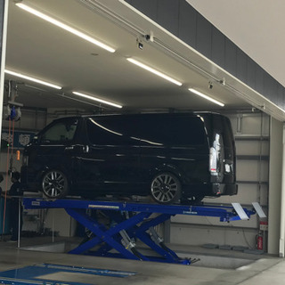 ハイエース用 20インチ タイヤセットLEXUS・トヨタ純正風チタングロスカラーの画像