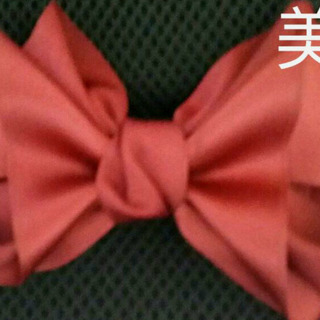 赤リボンバレッタ　未使用に近い