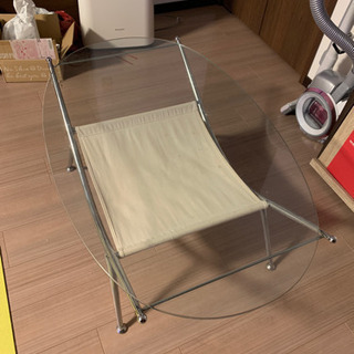 ガラステーブルの画像