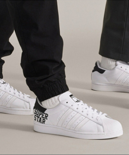 adidas アディダス スニーカー