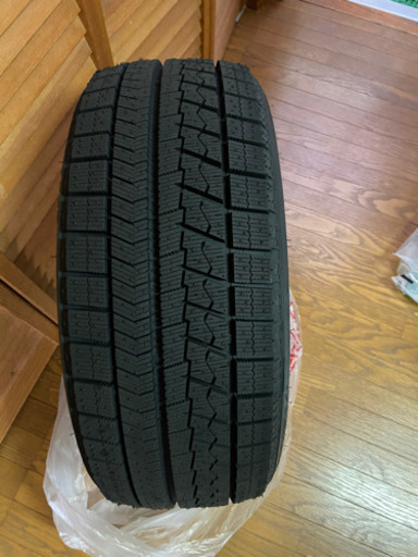 冬タイヤ プリウス 新品同様 1本のみ