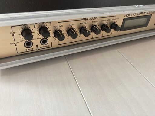 Rolandギタープリアンプ/プロセッサーGP-100　1Uラック・フットコントローラーFC-200付き