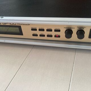 Rolandギタープリアンプ/プロセッサーGP-100　1Uラック・フットコントローラーFC-200付きの画像