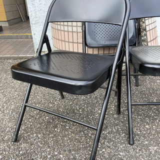 (交渉中)パイプ椅子　黒　折り畳み式の画像