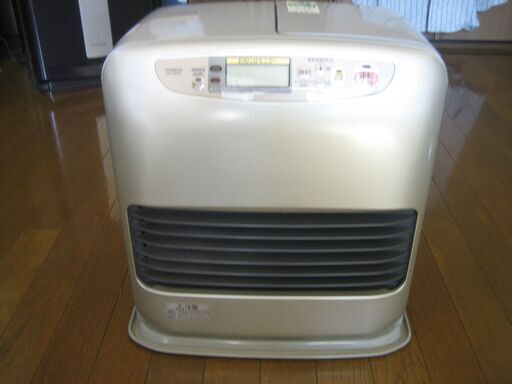 日立のファンヒーター奇麗な品物です