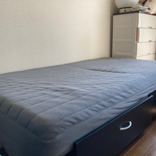 シングルベッド（収納付き）　
