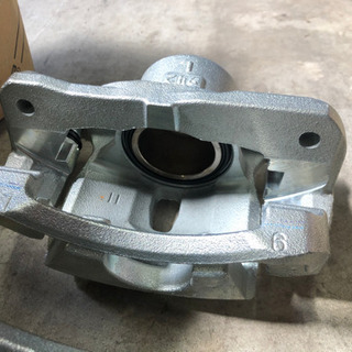 70系ヴォクシー　フロントブレーキキャリパーASSYの画像